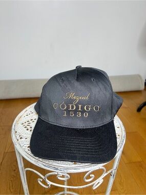 Código 1530 Black Mezcal Baseball Cap